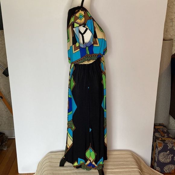 Emerald Dress Geometric Print Dress - Picture 2 of 10